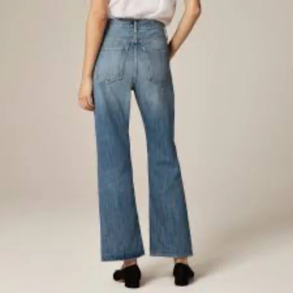 J.Crew | NWT | Mid-Rise Relaxed Kickout Jean | Abby Wash | 29 - Picture 2 of 4